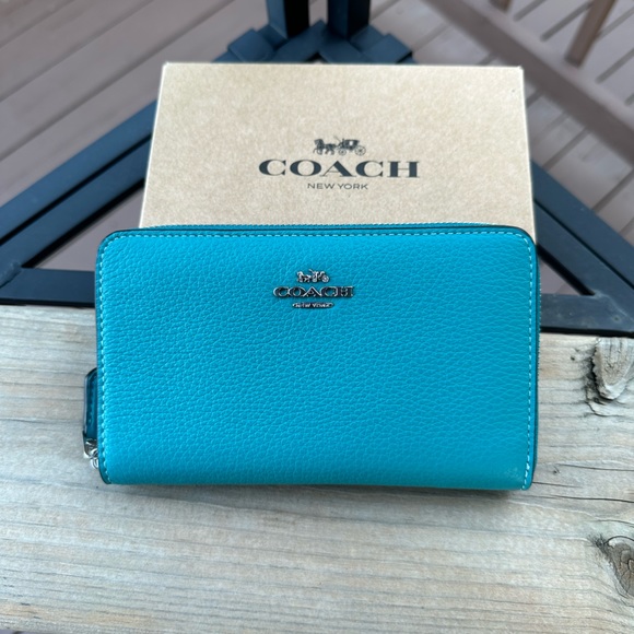 Coach Handbags - *NEW* Coach Wallet